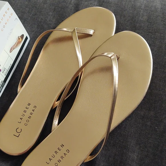 Lauren Conrad Pixii Flip Flops - Picture 7 of 7